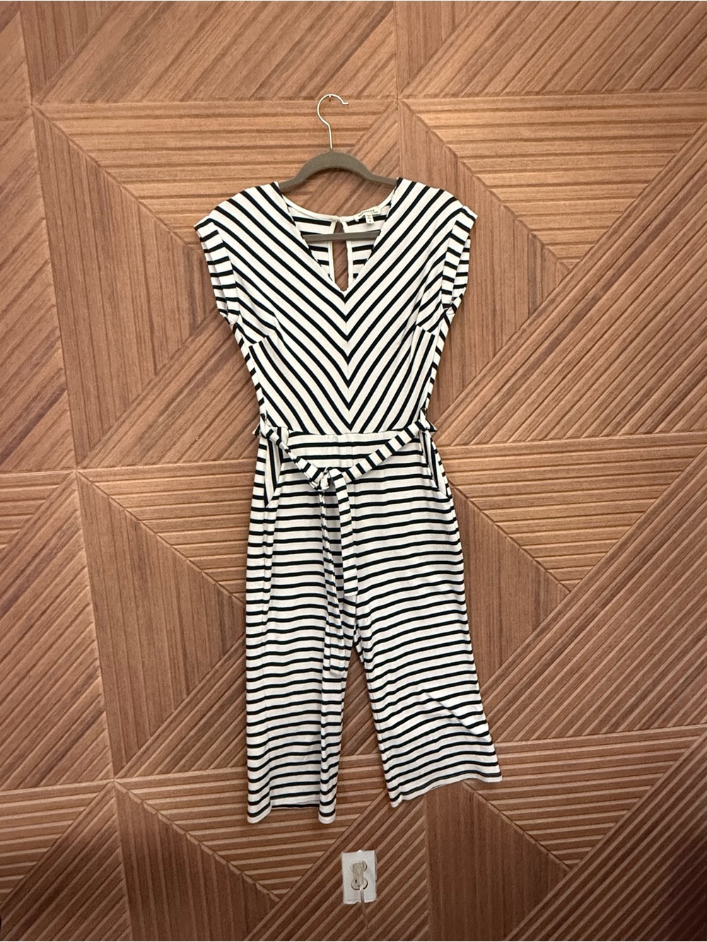 Monteau Striped V-Neck Short Sleeve Jumpsuit in Black & White